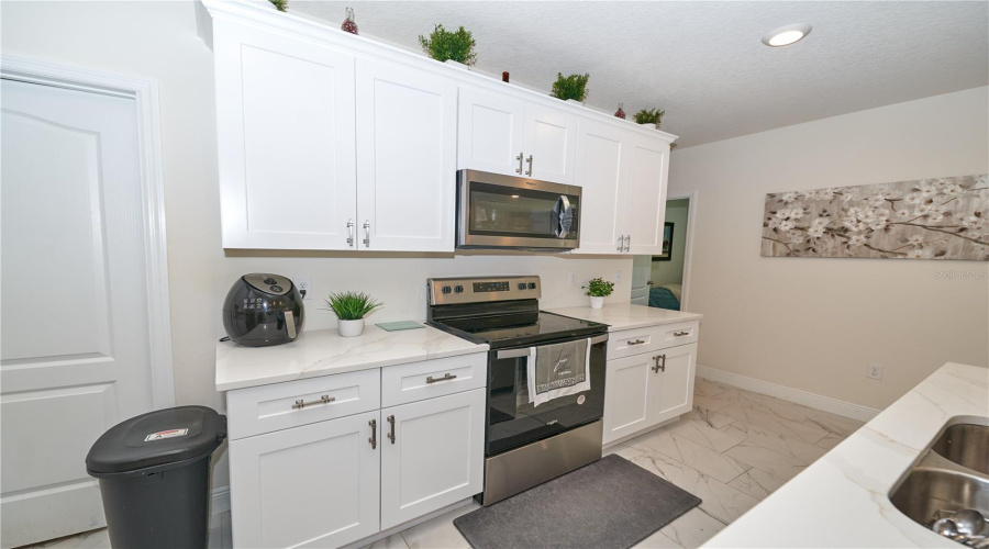 DAVENPORT, Florida 33837, 5 Bedrooms Bedrooms, ,3 BathroomsBathrooms,Residential,For Sale,BERRY,0,MFRO6293790
