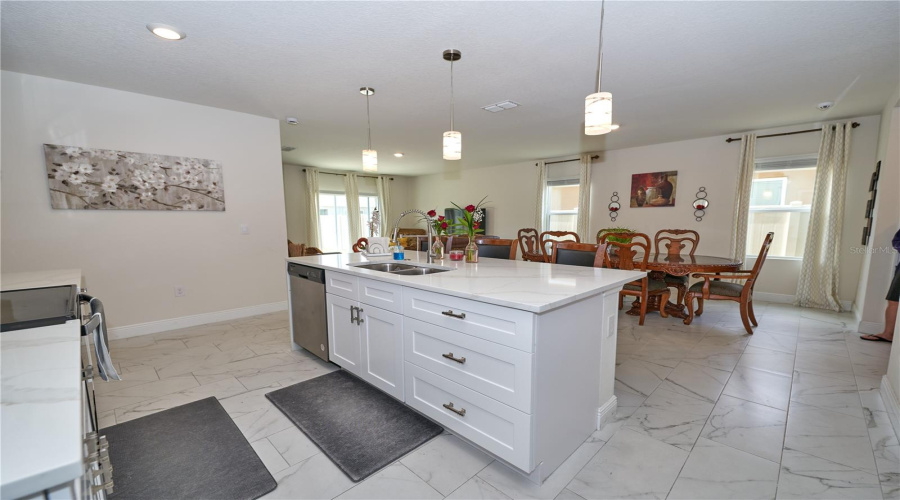 DAVENPORT, Florida 33837, 5 Bedrooms Bedrooms, ,3 BathroomsBathrooms,Residential,For Sale,BERRY,0,MFRO6293790
