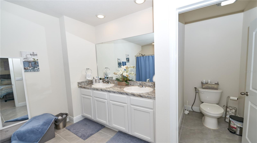 DAVENPORT, Florida 33837, 5 Bedrooms Bedrooms, ,3 BathroomsBathrooms,Residential,For Sale,BERRY,0,MFRO6293790