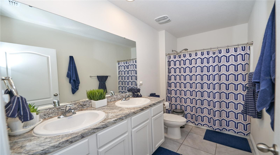 DAVENPORT, Florida 33837, 5 Bedrooms Bedrooms, ,3 BathroomsBathrooms,Residential,For Sale,BERRY,0,MFRO6293790