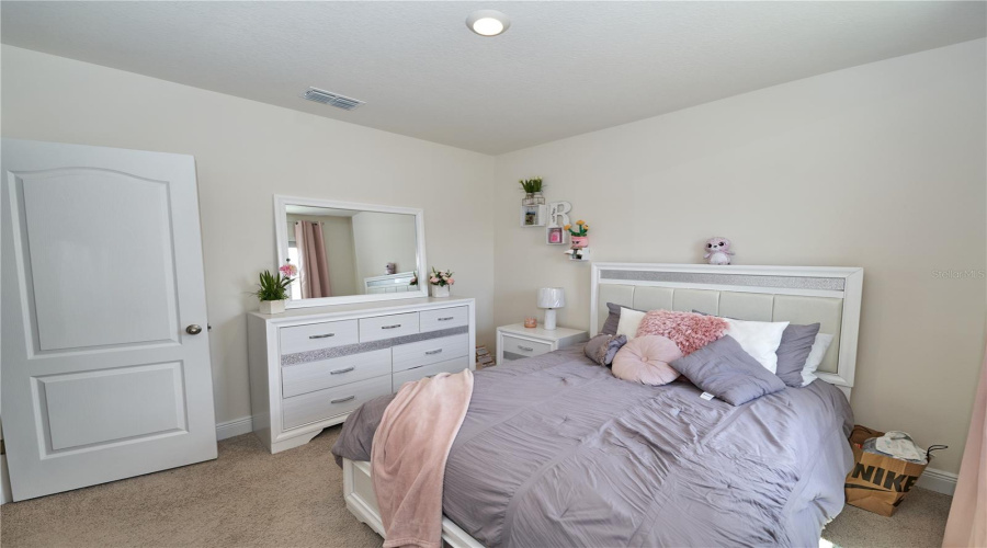 DAVENPORT, Florida 33837, 5 Bedrooms Bedrooms, ,3 BathroomsBathrooms,Residential,For Sale,BERRY,0,MFRO6293790