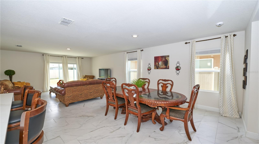 DAVENPORT, Florida 33837, 5 Bedrooms Bedrooms, ,3 BathroomsBathrooms,Residential,For Sale,BERRY,0,MFRO6293790