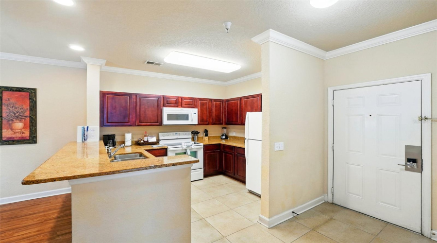 Kitchen with breakfast bar