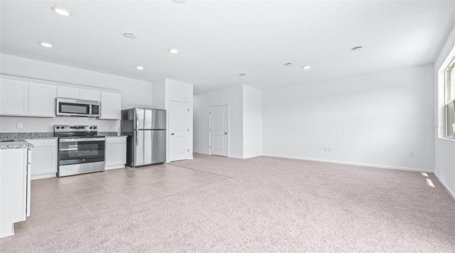 Davenport, Florida 33837, 3 Bedrooms Bedrooms, ,2 Bathroomsbathrooms,Residential,For Sale,Vesara,Mfrp4934378