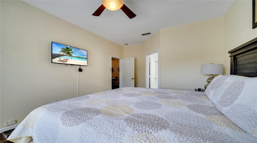 KISSIMMEE, Florida 34747, 4 Bedrooms Bedrooms, ,2 BathroomsBathrooms,Residential,For Sale,FAN PALM,0,MFRO6296946