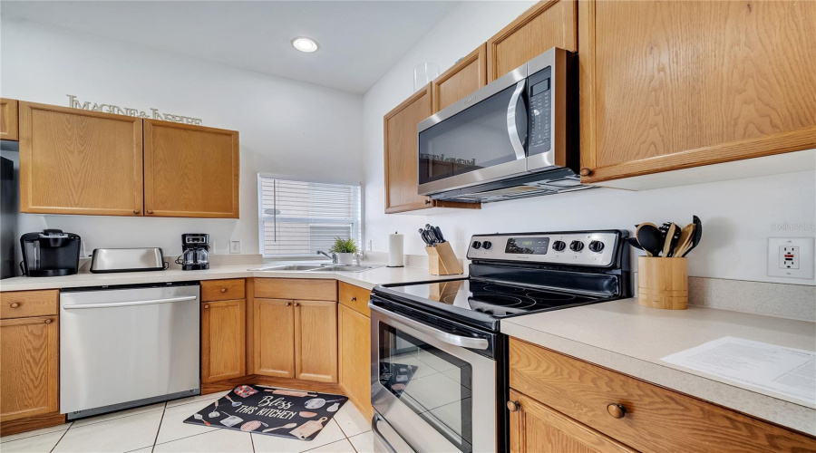 KISSIMMEE, Florida 34747, 4 Bedrooms Bedrooms, ,2 BathroomsBathrooms,Residential,For Sale,FAN PALM,0,MFRO6296946