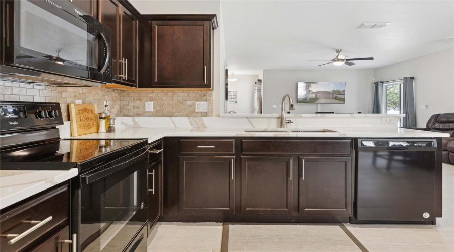Davenport, Florida 33837, 3 Bedrooms Bedrooms, ,2 Bathroomsbathrooms,Residential,For Sale,Highland Meadows,Mfro6296950