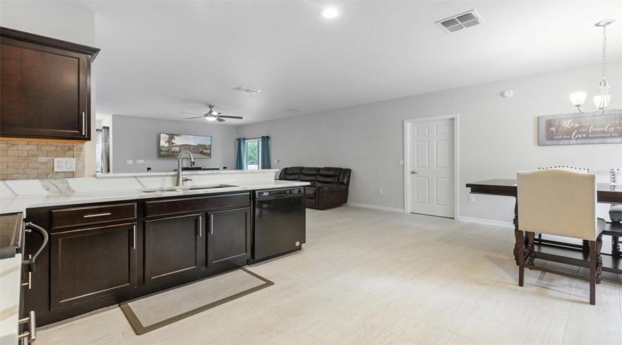 Davenport, Florida 33837, 3 Bedrooms Bedrooms, ,2 Bathroomsbathrooms,Residential,For Sale,Highland Meadows,Mfro6296950