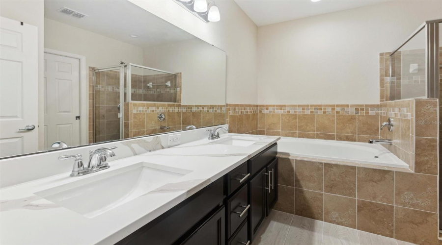 Davenport, Florida 33837, 3 Bedrooms Bedrooms, ,2 Bathroomsbathrooms,Residential,For Sale,Highland Meadows,Mfro6296950