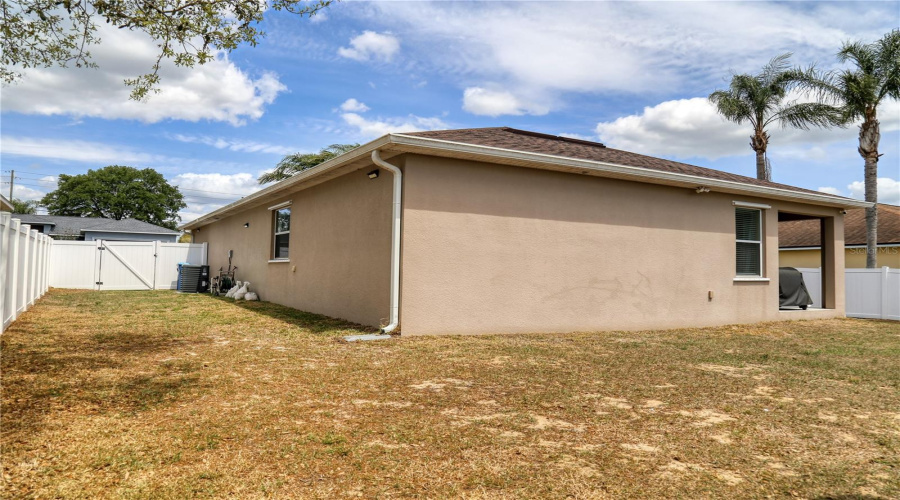 Davenport, Florida 33837, 3 Bedrooms Bedrooms, ,2 Bathroomsbathrooms,Residential,For Sale,Highland Meadows,Mfro6296950