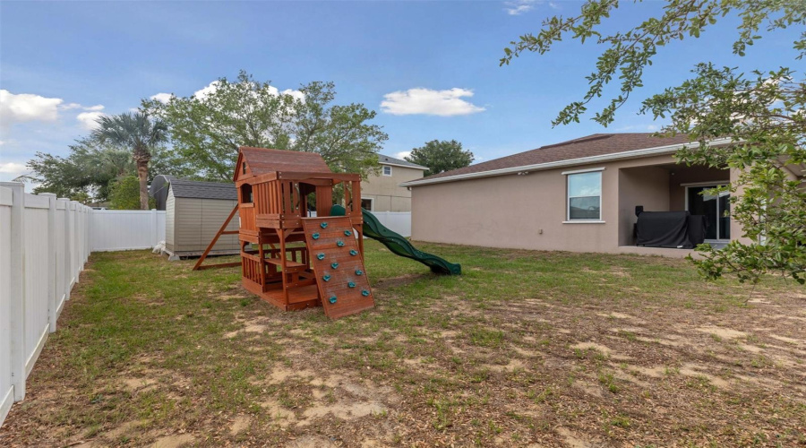 Davenport, Florida 33837, 3 Bedrooms Bedrooms, ,2 Bathroomsbathrooms,Residential,For Sale,Highland Meadows,Mfro6296950