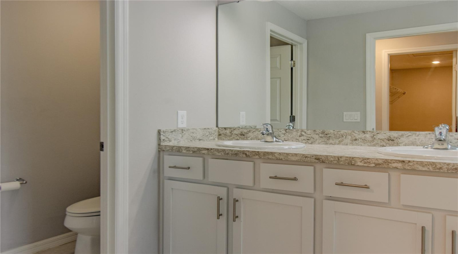 KISSIMMEE, Florida 34746, 4 Bedrooms Bedrooms, ,3 BathroomsBathrooms,Residential,For Sale,BEAU,0,MFRS5124278
