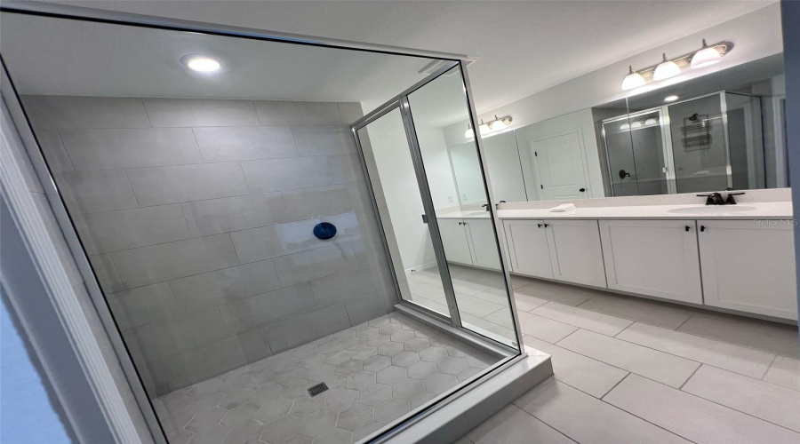 DAVENPORT, Florida 33896, 3 Bedrooms Bedrooms, ,3 BathroomsBathrooms,Residential,For Sale,BENOI,0,MFRO6294883