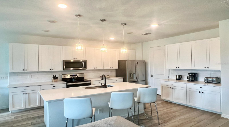 DAVENPORT, Florida 33896, 3 Bedrooms Bedrooms, ,3 BathroomsBathrooms,Residential,For Sale,BENOI,0,MFRO6294883