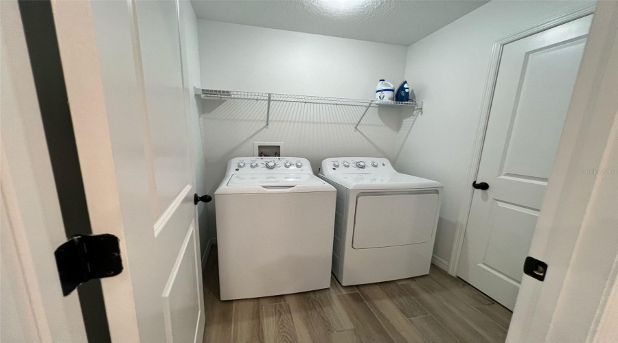 DAVENPORT, Florida 33896, 3 Bedrooms Bedrooms, ,3 BathroomsBathrooms,Residential,For Sale,BENOI,0,MFRO6294883