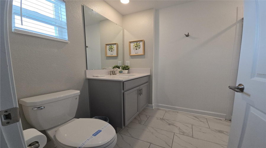DAVENPORT, Florida 33896, 5 Bedrooms Bedrooms, ,4 BathroomsBathrooms,Residential,For Sale,LEADER STREET,0,MFRO6296548