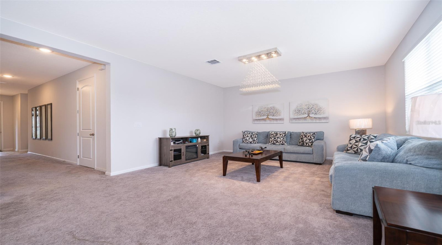 Davenport, Florida 33837, 5 Bedrooms Bedrooms, ,3 Bathroomsbathrooms,Residential,For Sale,Sugarwood,Mfro6297211