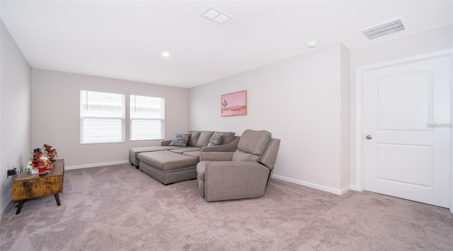 Davenport, Florida 33837, 5 Bedrooms Bedrooms, ,3 Bathroomsbathrooms,Residential,For Sale,Sugarwood,Mfro6297211