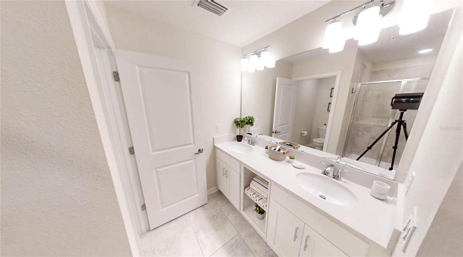 Kissimmee, Florida 34746, 2 Bedrooms Bedrooms, ,2 Bathroomsbathrooms,Residential,For Sale,Paradox,Mfro6297191