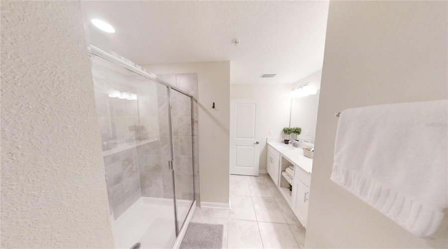 Kissimmee, Florida 34746, 2 Bedrooms Bedrooms, ,2 Bathroomsbathrooms,Residential,For Sale,Paradox,Mfro6297191