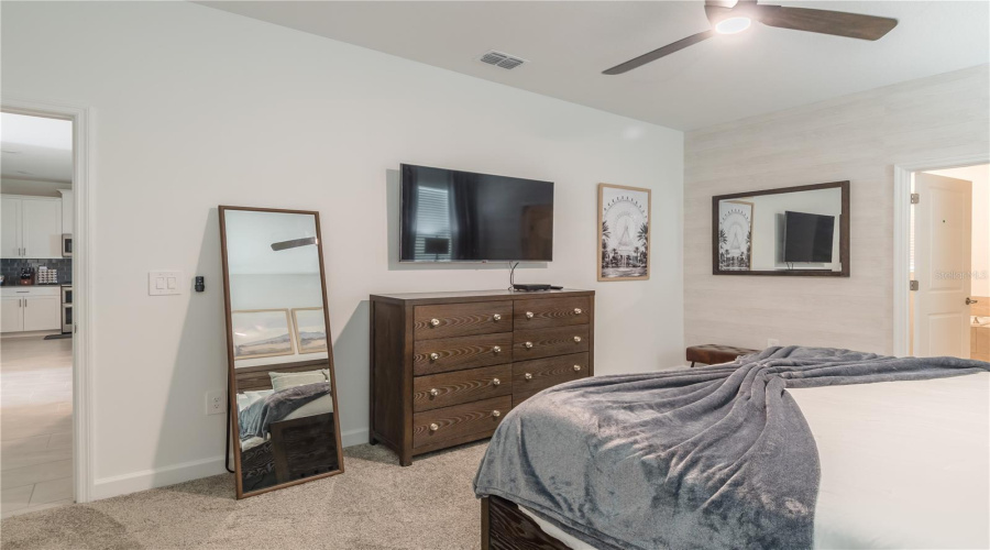 DAVENPORT, Florida 33896, 9 Bedrooms Bedrooms, ,5 BathroomsBathrooms,Residential,For Sale,SOMMERSET HILLS,0,MFRO6246986