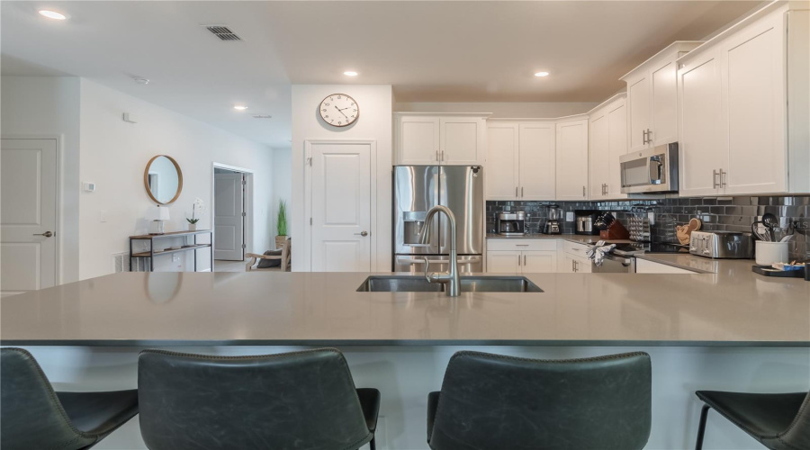 DAVENPORT, Florida 33896, 9 Bedrooms Bedrooms, ,5 BathroomsBathrooms,Residential,For Sale,SOMMERSET HILLS,0,MFRO6246986