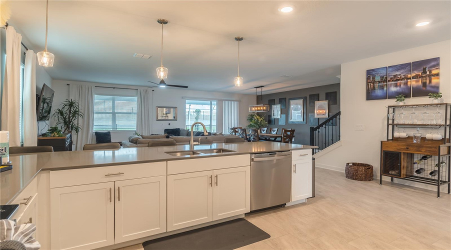 DAVENPORT, Florida 33896, 9 Bedrooms Bedrooms, ,5 BathroomsBathrooms,Residential,For Sale,SOMMERSET HILLS,0,MFRO6246986