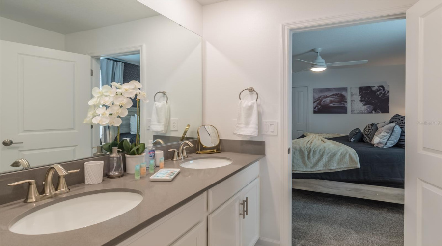 DAVENPORT, Florida 33896, 9 Bedrooms Bedrooms, ,5 BathroomsBathrooms,Residential,For Sale,SOMMERSET HILLS,0,MFRO6246986