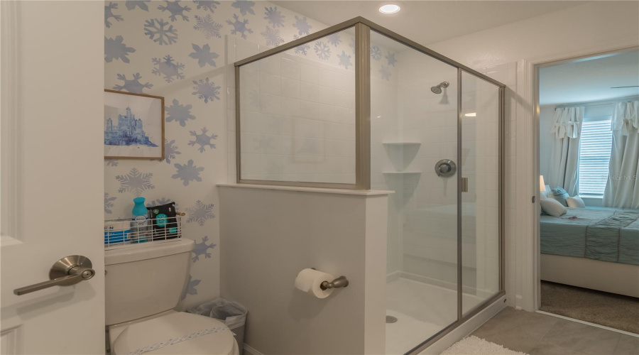 DAVENPORT, Florida 33896, 9 Bedrooms Bedrooms, ,5 BathroomsBathrooms,Residential,For Sale,SOMMERSET HILLS,0,MFRO6246986
