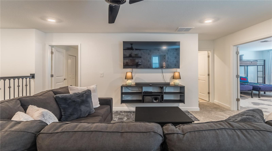 DAVENPORT, Florida 33896, 9 Bedrooms Bedrooms, ,5 BathroomsBathrooms,Residential,For Sale,SOMMERSET HILLS,0,MFRO6246986