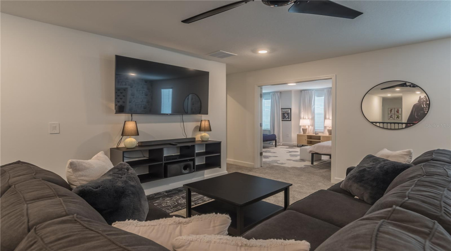 DAVENPORT, Florida 33896, 9 Bedrooms Bedrooms, ,5 BathroomsBathrooms,Residential,For Sale,SOMMERSET HILLS,0,MFRO6246986