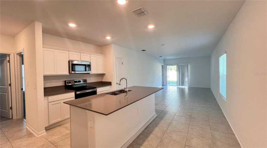 Kissimmee, Florida 34746, 3 Bedrooms Bedrooms, ,2 Bathroomsbathrooms,Residential,For Sale,Babbling Brook,Mfrs5124196