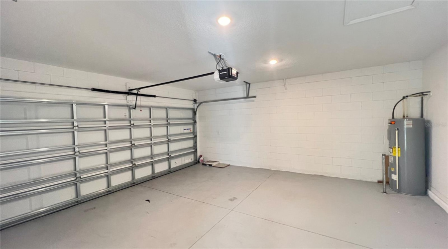 Kissimmee, Florida 34746, 3 Bedrooms Bedrooms, ,2 Bathroomsbathrooms,Residential,For Sale,Babbling Brook,Mfrs5124196