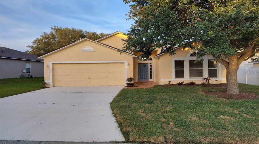 Davenport, Florida 33837, 4 Bedrooms Bedrooms, ,2 Bathroomsbathrooms,Residential,For Sale,Lobelia,Mfro6297322