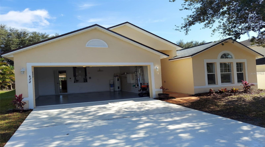 Davenport, Florida 33837, 4 Bedrooms Bedrooms, ,2 Bathroomsbathrooms,Residential,For Sale,Lobelia,Mfro6297322
