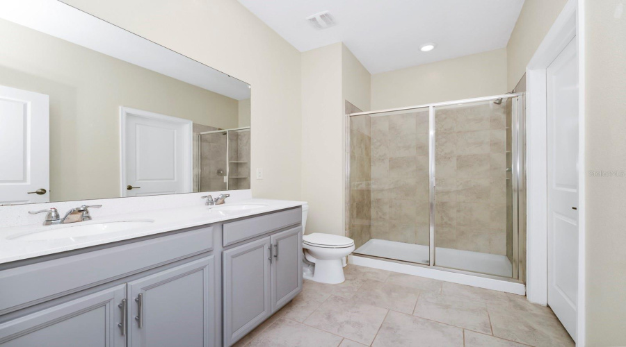 DAVENPORT, Florida 33837, 3 Bedrooms Bedrooms, ,2 BathroomsBathrooms,Residential,For Sale,OAK MARSH,0,MFRO6297271