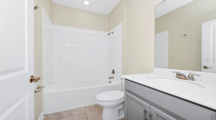 DAVENPORT, Florida 33837, 3 Bedrooms Bedrooms, ,2 BathroomsBathrooms,Residential,For Sale,OAK MARSH,0,MFRO6297271