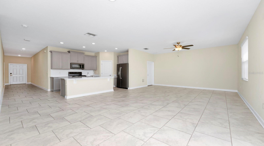 DAVENPORT, Florida 33837, 3 Bedrooms Bedrooms, ,2 BathroomsBathrooms,Residential,For Sale,OAK MARSH,0,MFRO6297271