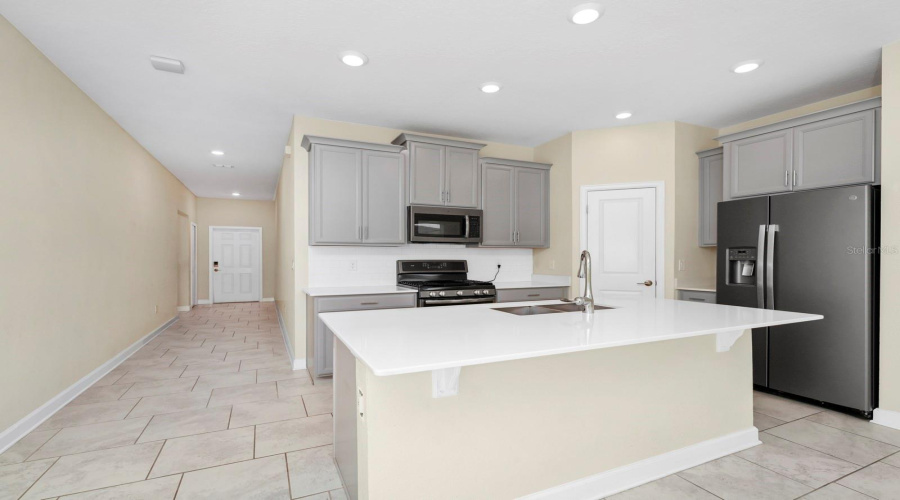 DAVENPORT, Florida 33837, 3 Bedrooms Bedrooms, ,2 BathroomsBathrooms,Residential,For Sale,OAK MARSH,0,MFRO6297271