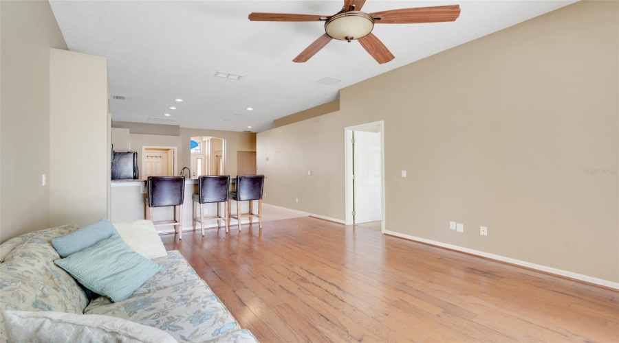 Kissimmee, Florida 34746, 3 Bedrooms Bedrooms, ,2 Bathroomsbathrooms,Residential,For Sale,Laparelle,Mfrs5124344