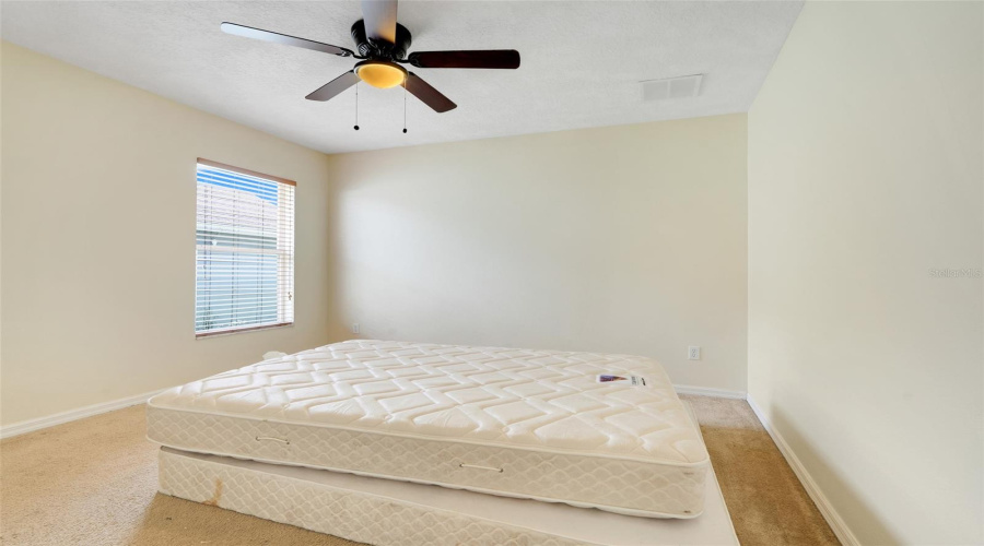 Kissimmee, Florida 34746, 3 Bedrooms Bedrooms, ,2 Bathroomsbathrooms,Residential,For Sale,Laparelle,Mfrs5124344