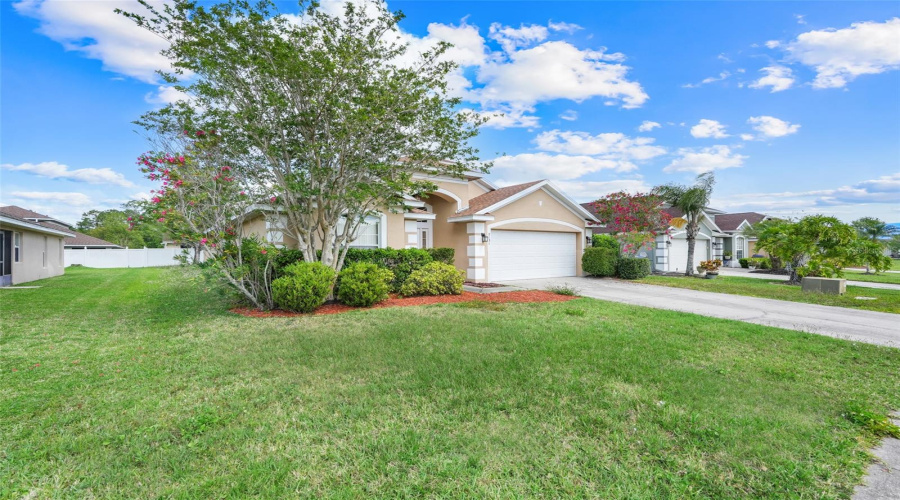 Kissimmee, Florida 34746, 3 Bedrooms Bedrooms, ,2 Bathroomsbathrooms,Residential,For Sale,Laparelle,Mfrs5124344