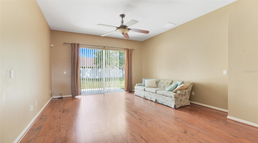 Kissimmee, Florida 34746, 3 Bedrooms Bedrooms, ,2 Bathroomsbathrooms,Residential,For Sale,Laparelle,Mfrs5124344