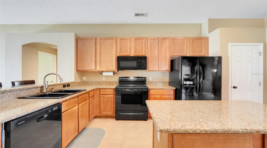 Kissimmee, Florida 34746, 3 Bedrooms Bedrooms, ,2 Bathroomsbathrooms,Residential,For Sale,Laparelle,Mfrs5124344