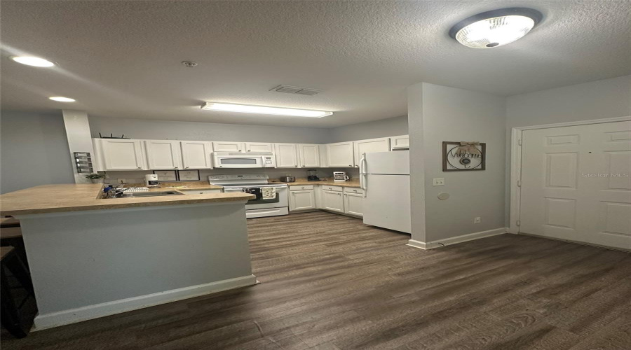 KISSIMMEE, Florida 34747, 3 Bedrooms Bedrooms, ,2 BathroomsBathrooms,Residential,For Sale,FELTRIM,MFRO6297353