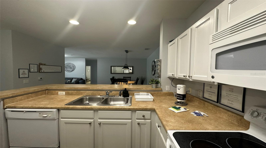 KISSIMMEE, Florida 34747, 3 Bedrooms Bedrooms, ,2 BathroomsBathrooms,Residential,For Sale,FELTRIM,MFRO6297353