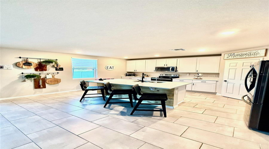 DAVENPORT, Florida 33837, 4 Bedrooms Bedrooms, ,3 BathroomsBathrooms,Residential,For Sale,CONGAREE,0,MFRO6297240