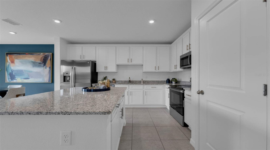 Davenport, Florida 33897, 3 Bedrooms Bedrooms, ,2 Bathroomsbathrooms,Residential,For Sale,Fan Palm,Mfro6297510