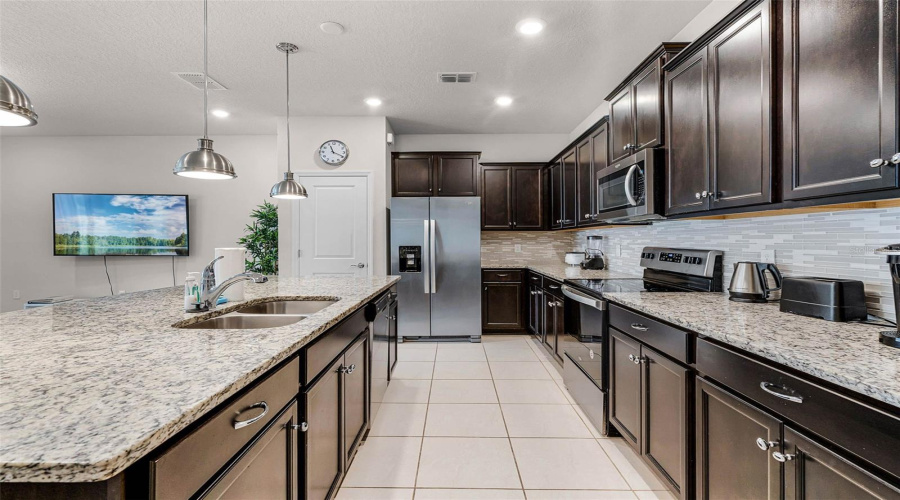Davenport, Florida 33897, 5 Bedrooms Bedrooms, ,4 Bathroomsbathrooms,Residential,For Sale,Jetty,Mfro6296243
