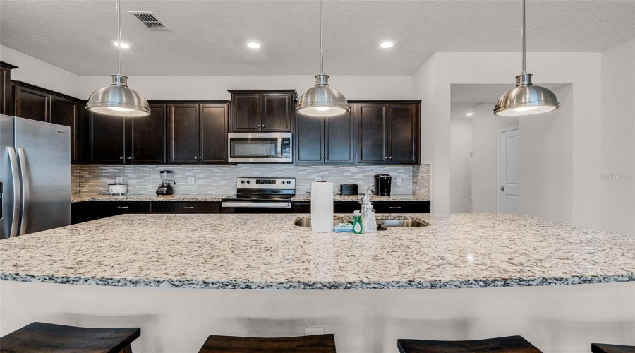 Davenport, Florida 33897, 5 Bedrooms Bedrooms, ,4 Bathroomsbathrooms,Residential,For Sale,Jetty,Mfro6296243